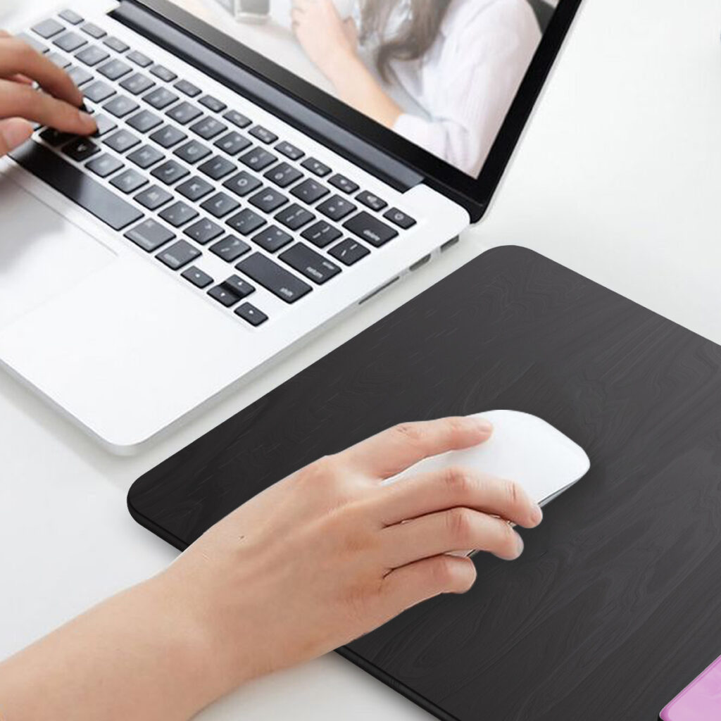 Mouse pad with Wireless charger 4